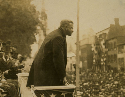 PRESIDENT ROOSEVELT ADDRESSING DEDICATION CROWD